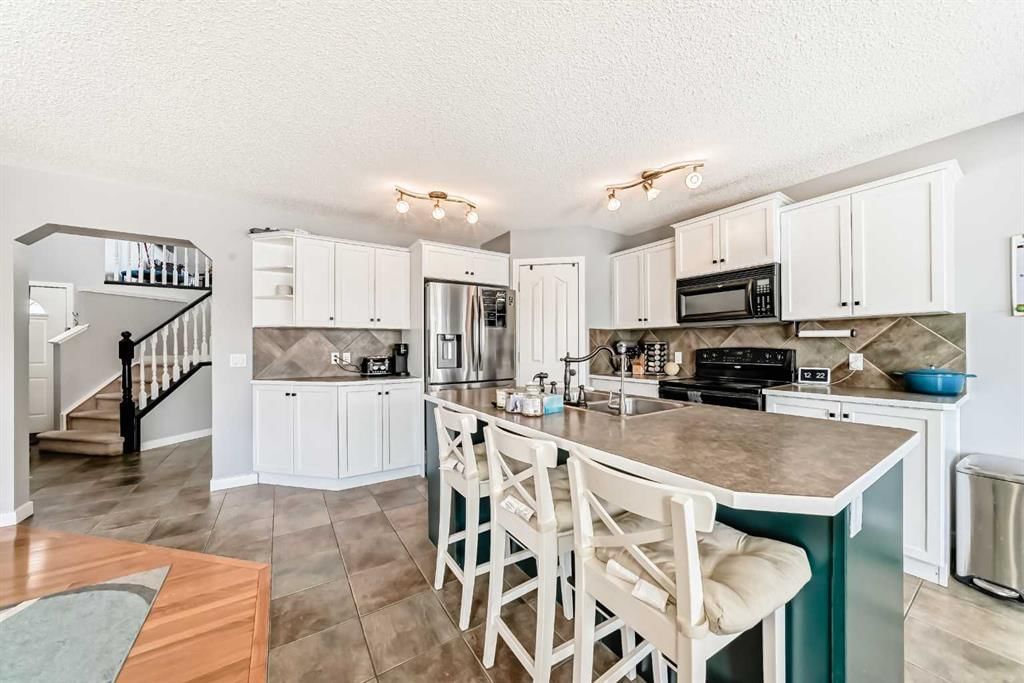 368 Cranfield Gardens SE, Calgary — photo 4 of 40