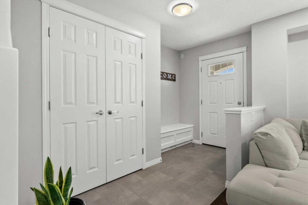 48 Walgrove Green SE, Calgary — photo 4 of 48