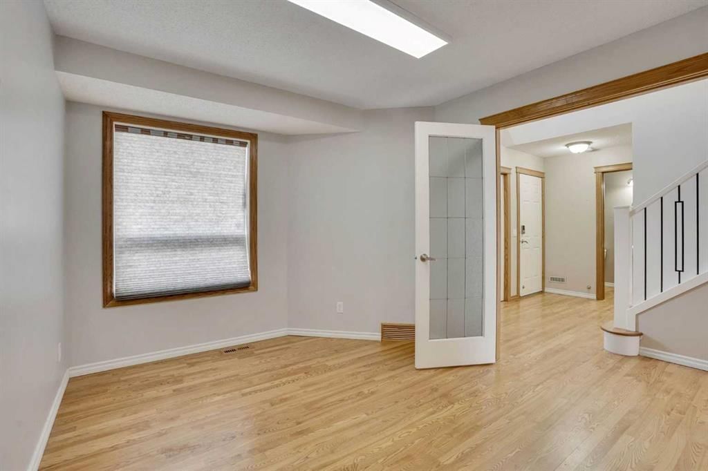 143 Country Hills View NW, Calgary — photo 3 of 47