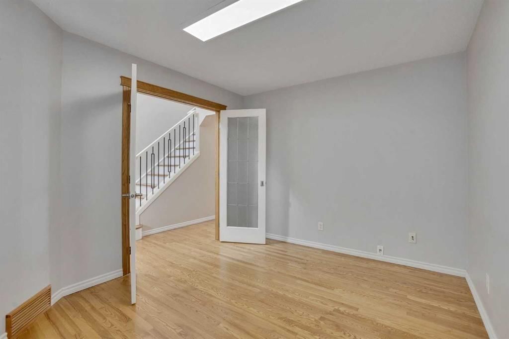 143 Country Hills View NW, Calgary — photo 4 of 47