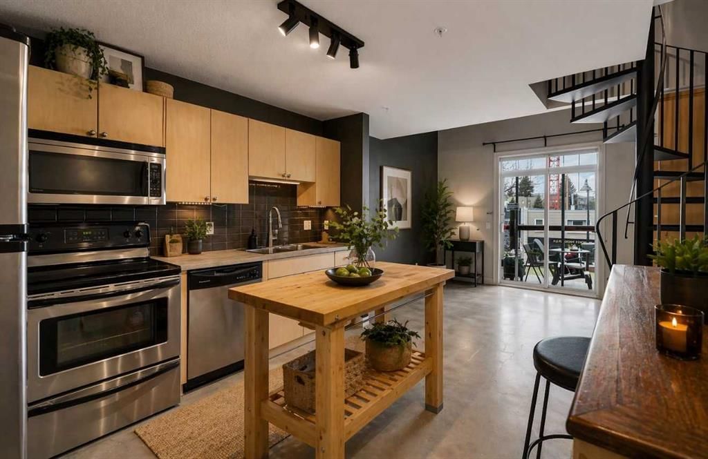 303, 1811 34 Avenue SW, Calgary — photo 3 of 22