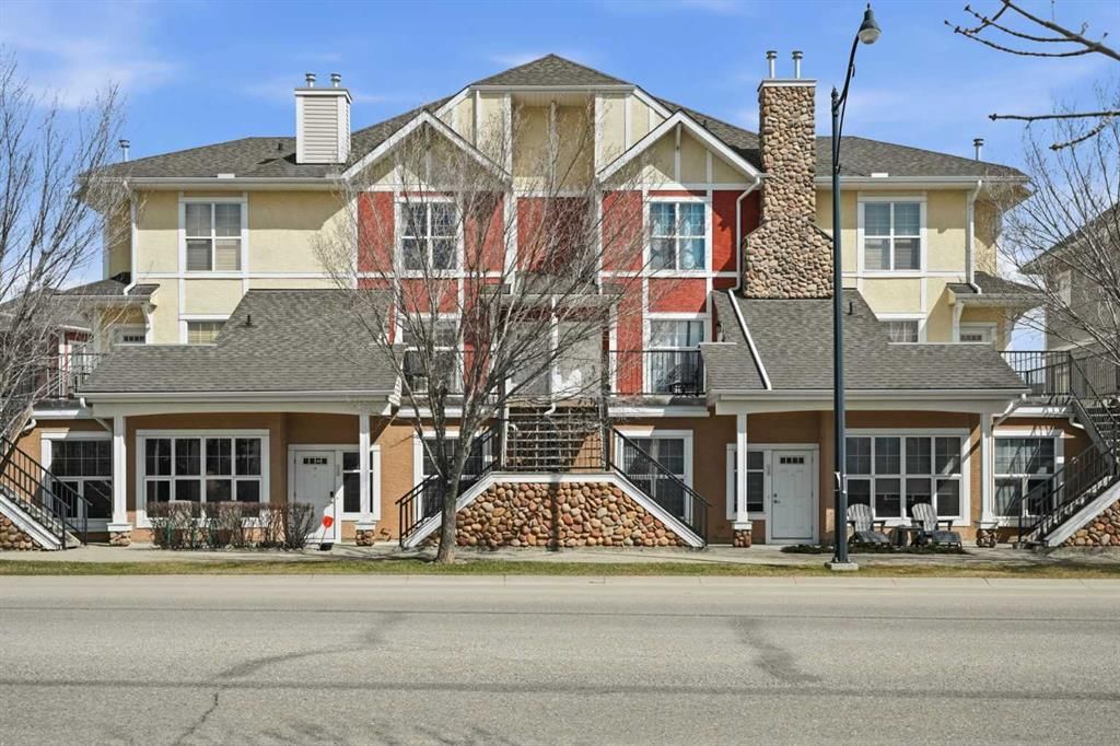 744 73 Street SW, Calgary — main listing photo