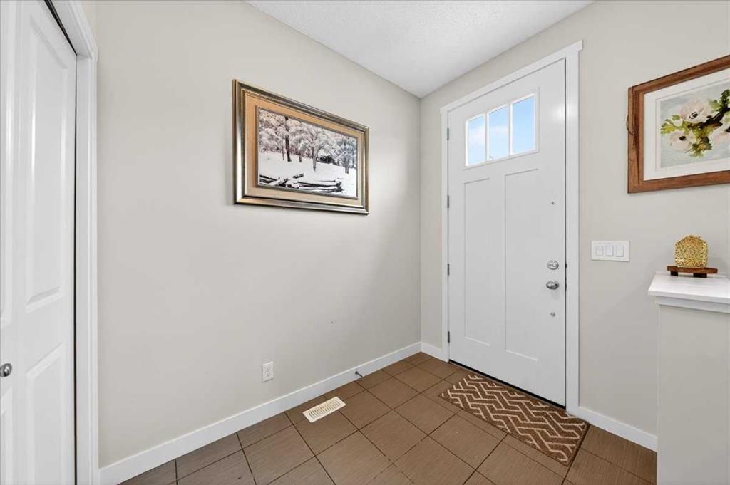 1325 Walden Drive SE, Calgary — photo 3 of 30