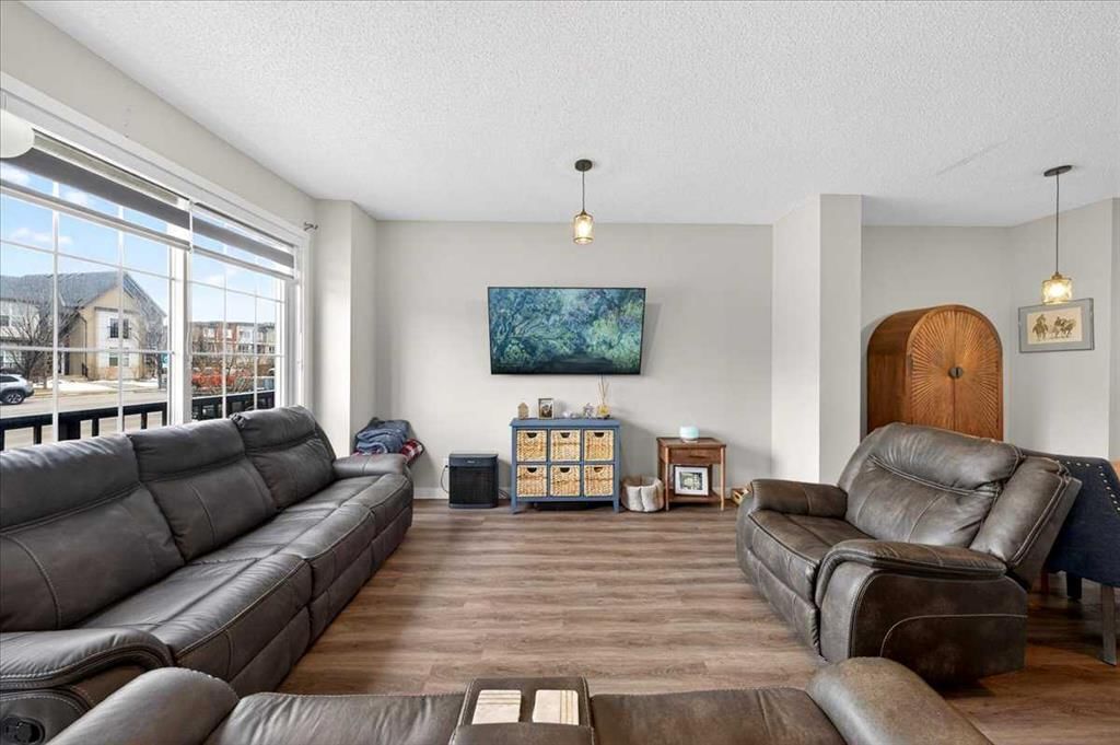 1325 Walden Drive SE, Calgary — photo 4 of 30