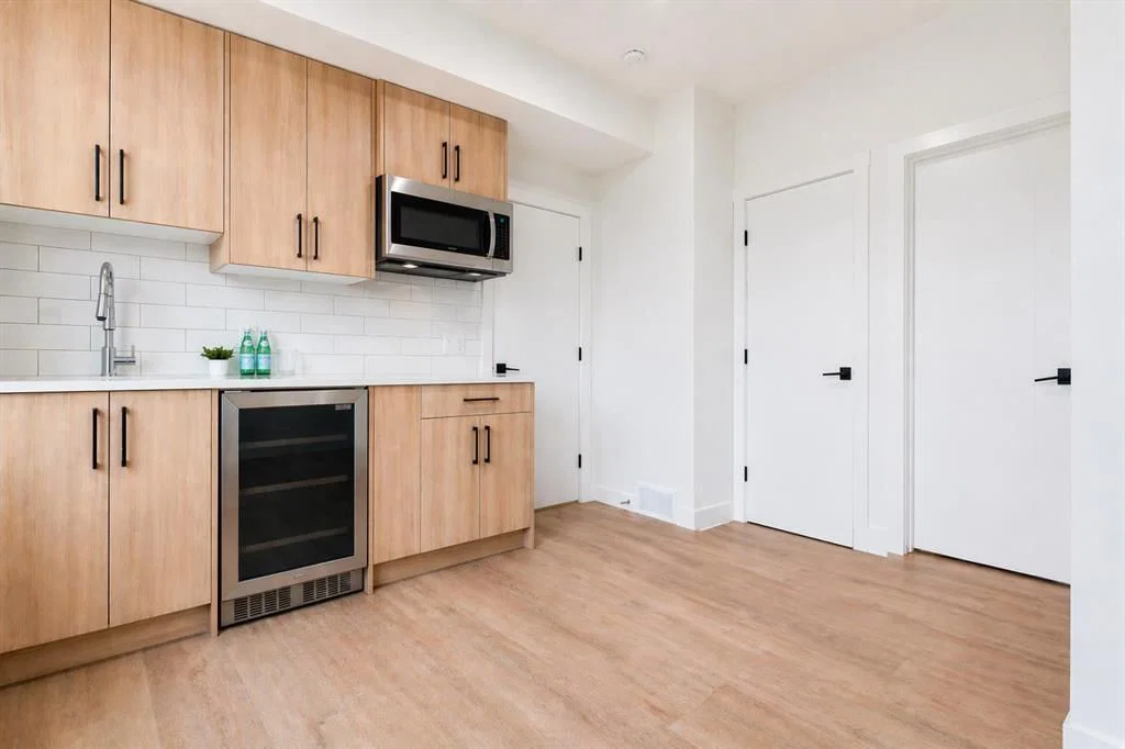 4909 88 Avenue NE, Calgary — photo 3 of 30