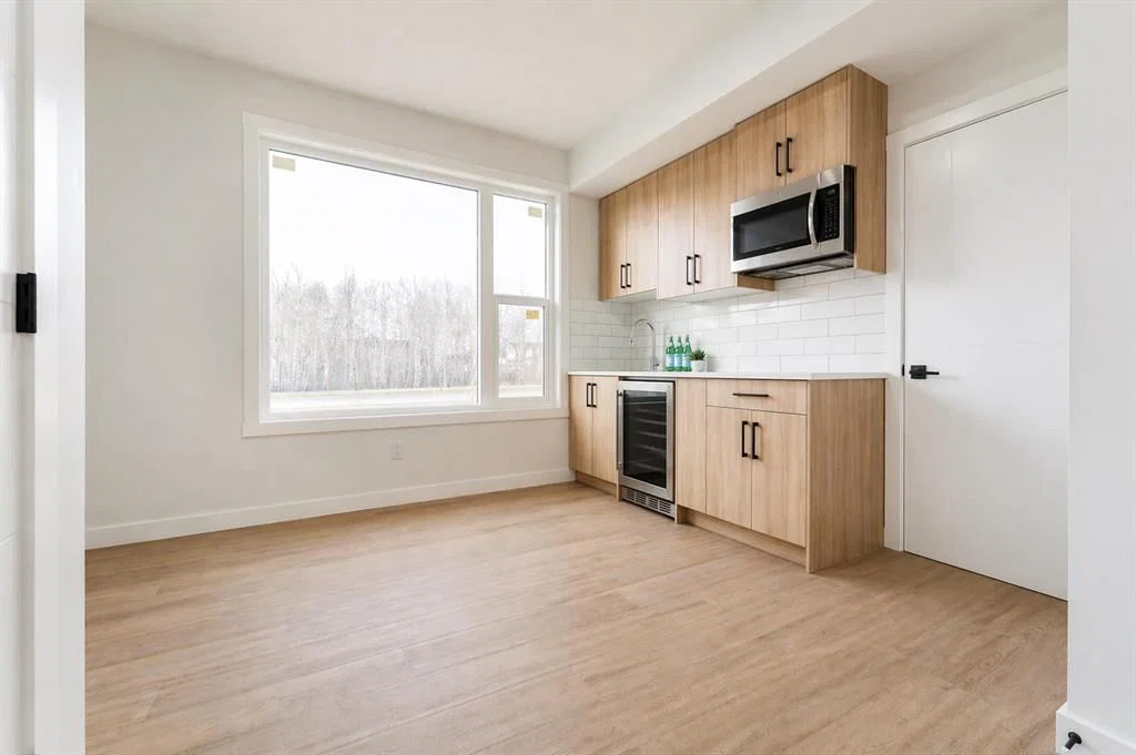 4909 88 Avenue NE, Calgary — photo 4 of 30