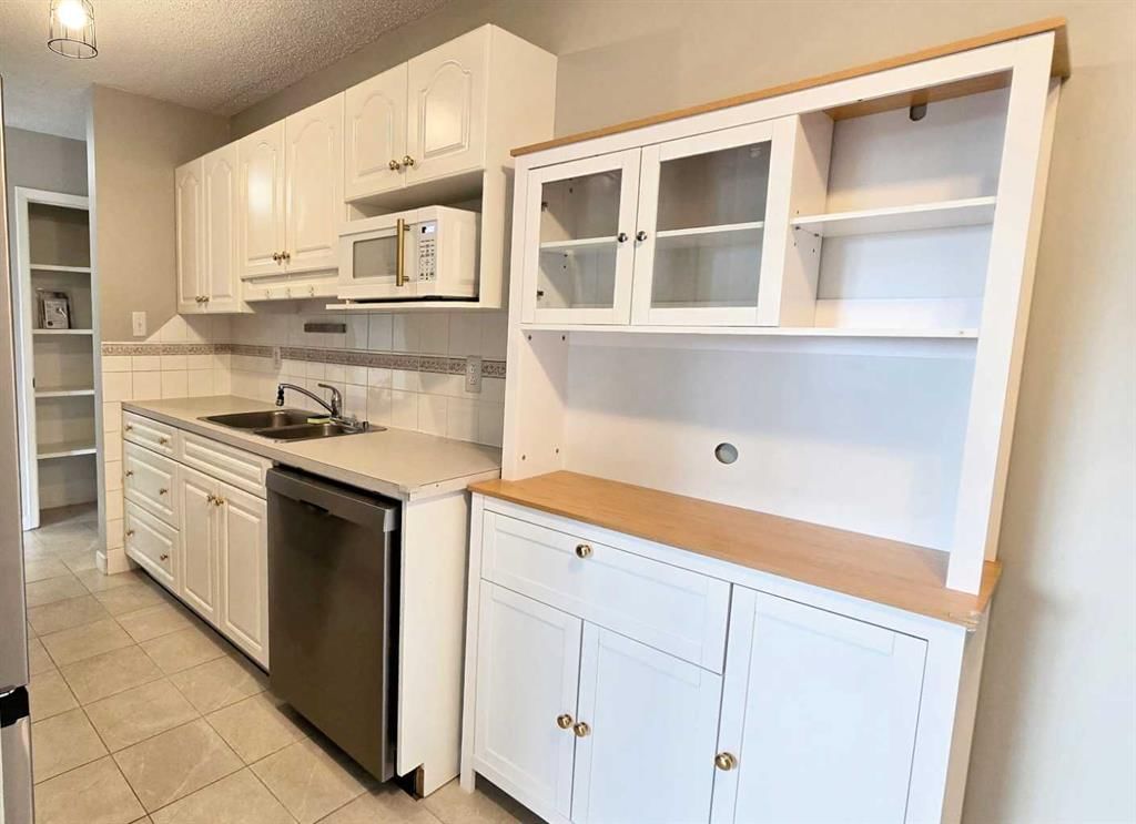 112, 315 Heritage Drive SE, Calgary — photo 4 of 28
