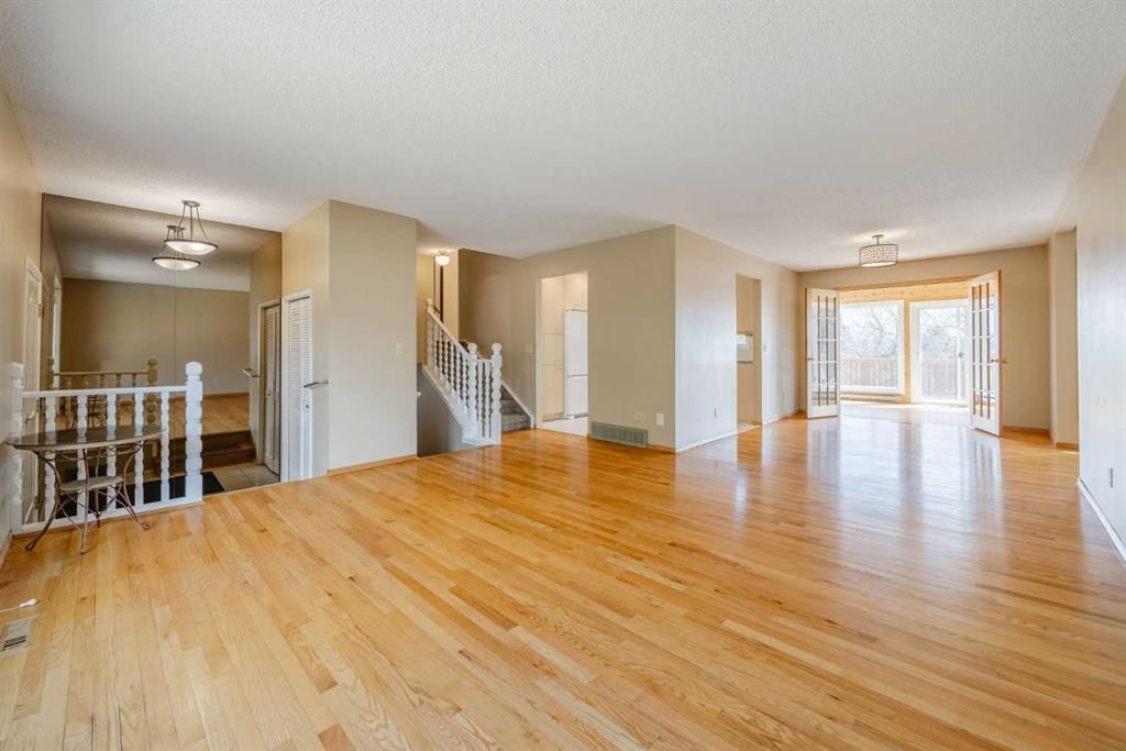 128 Silver Ridge Rise NW, Calgary — photo 3 of 31