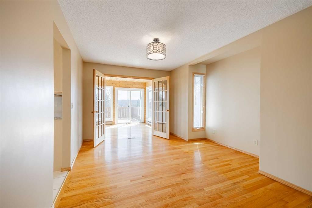 128 Silver Ridge Rise NW, Calgary — photo 4 of 31