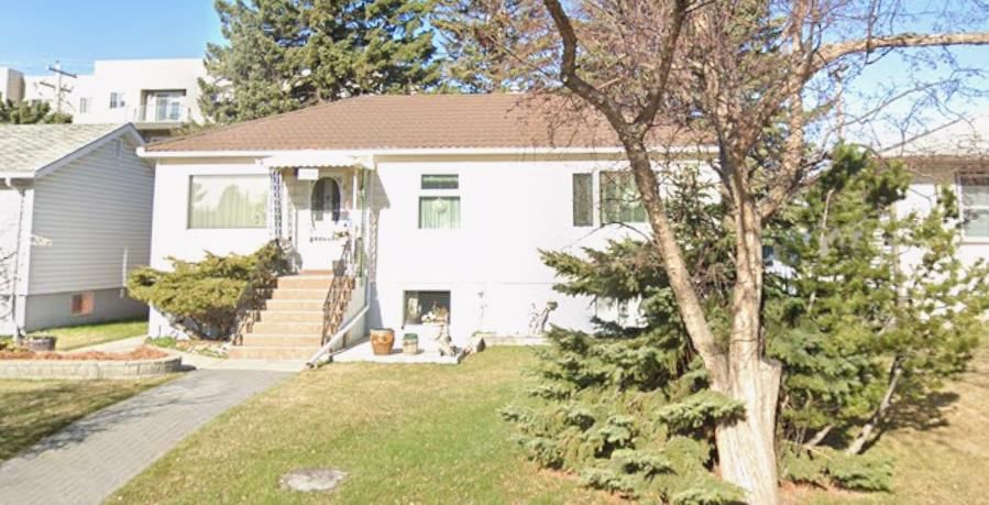 1703 32 Street SW, Calgary — photo 2 of 5