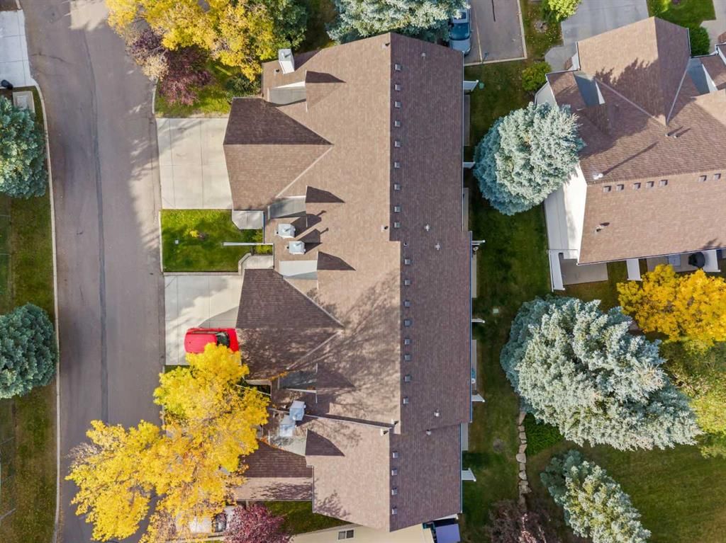 147 Somervale Park SW, Calgary — photo 4 of 41