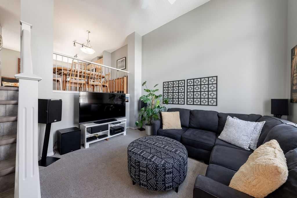 3038 New Brighton Gardens SE, Calgary — photo 4 of 32