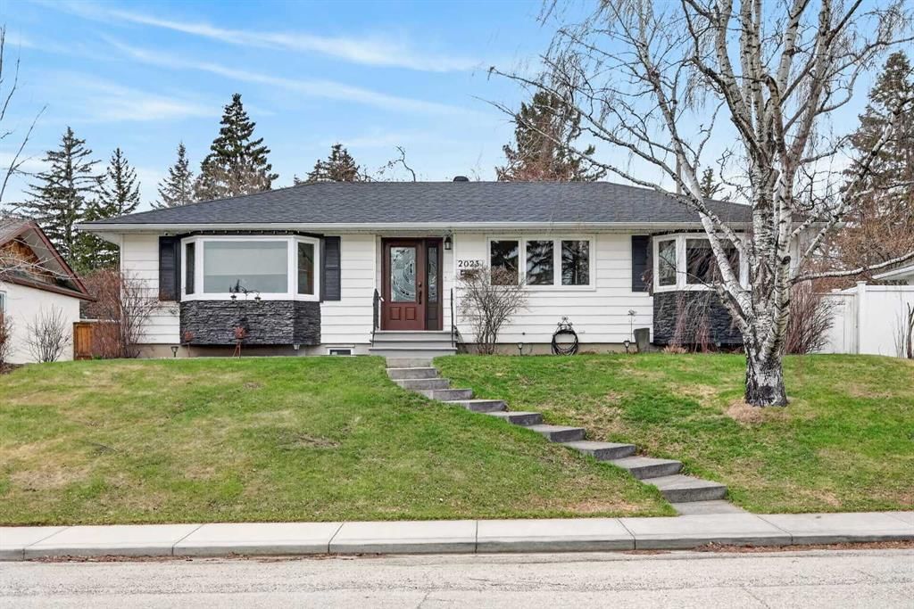 2023 Glenwood Drive SW, Calgary — main listing photo
