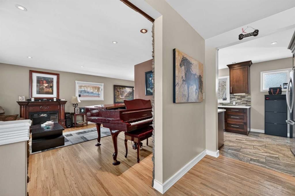 2023 Glenwood Drive SW, Calgary — photo 3 of 37