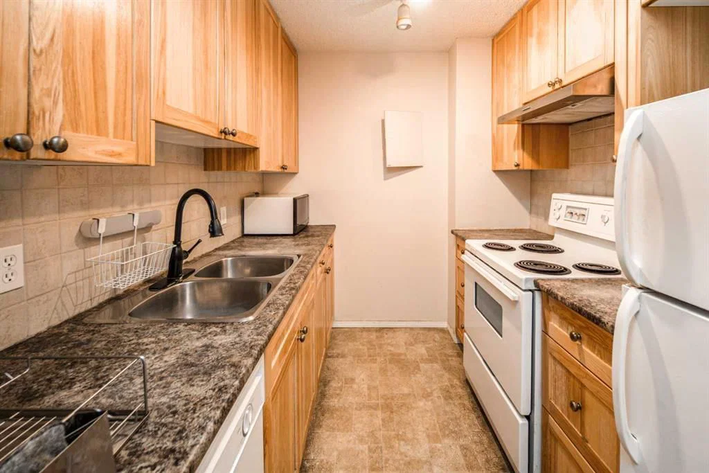 1204, 4944 Dalton Drive NW, Calgary — photo 4 of 32