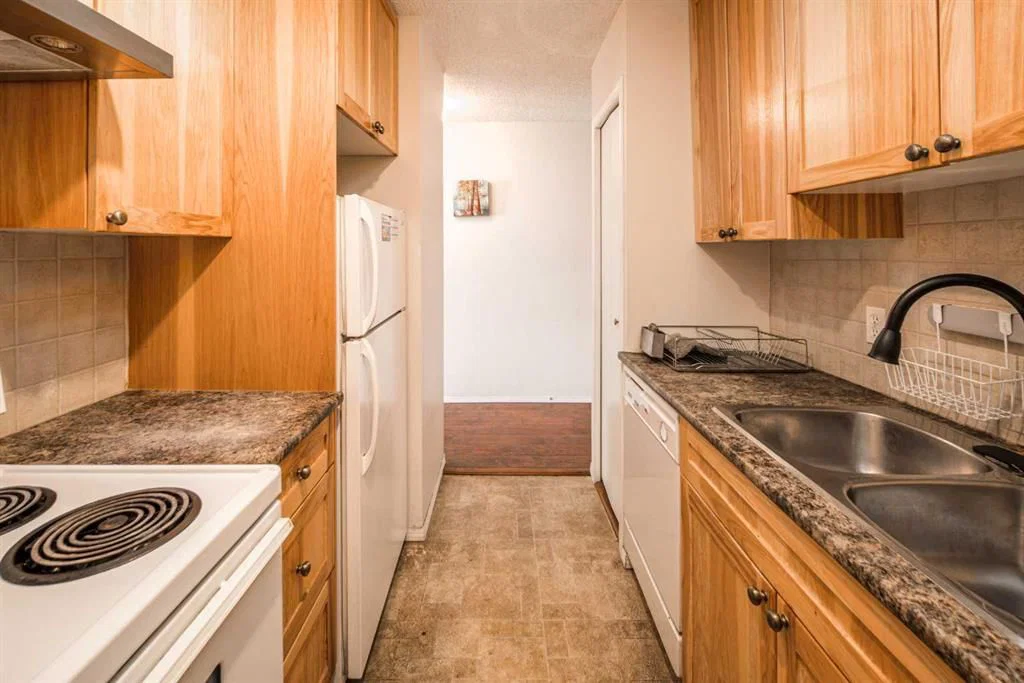 1204, 4944 Dalton Drive NW, Calgary — photo 5 of 32