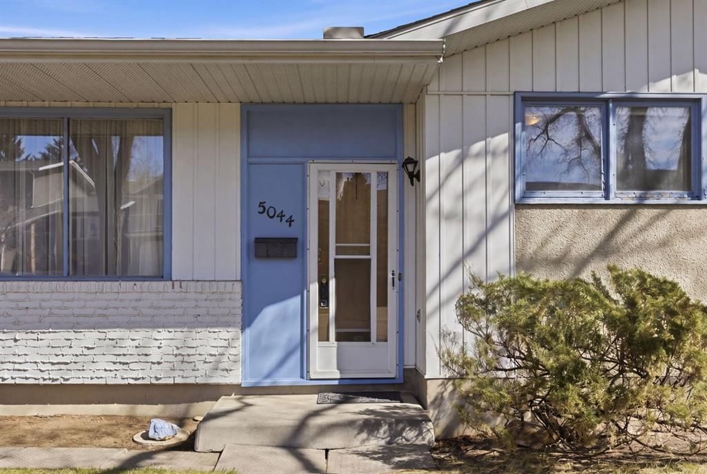 5044 Norris Road NW, Calgary — photo 4 of 40