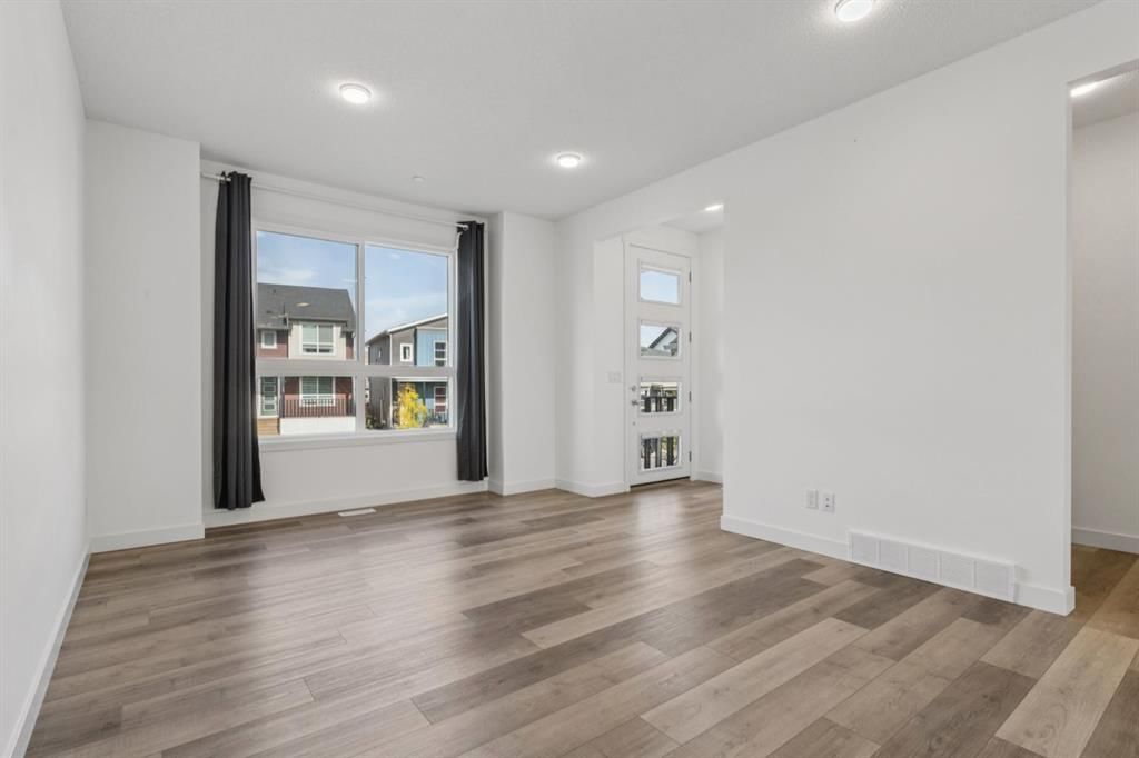 113 Calhoun Common NE, Calgary — photo 4 of 33