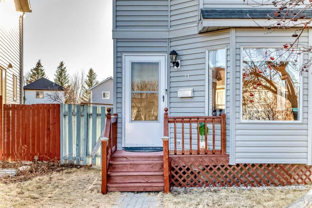 11 MARTINRIDGE Place NE, Calgary — photo 2 of 49