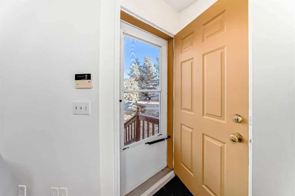 11 MARTINRIDGE Place NE, Calgary — photo 3 of 49