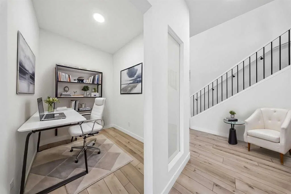166 Creekstone Way SW, Calgary — photo 5 of 50