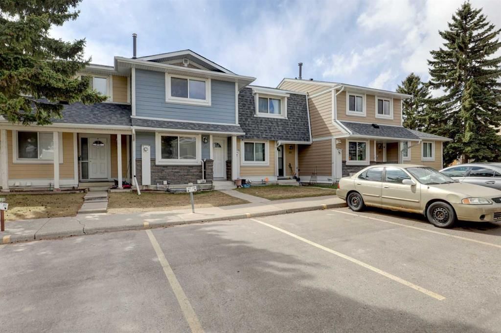 319 Georgian Villas NE, Calgary — photo 3 of 30