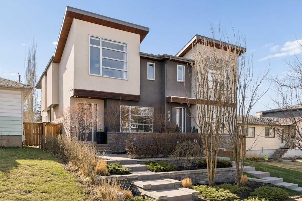 2825 35 Street SW, Calgary — photo 2 of 37