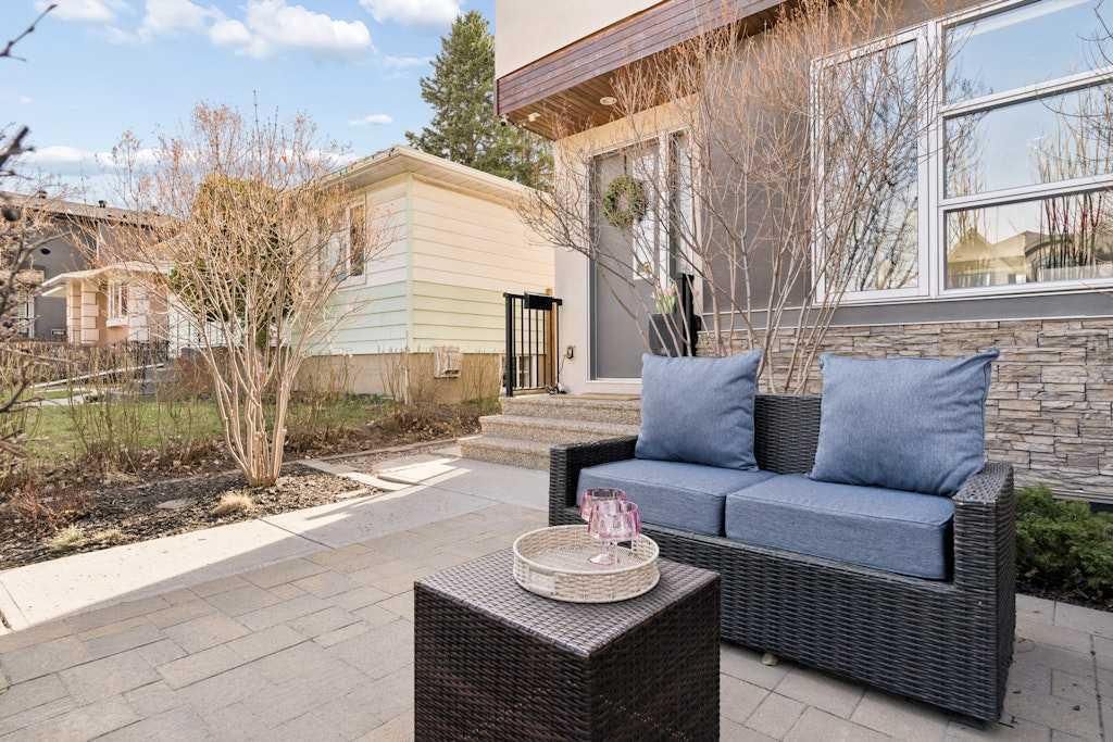 2825 35 Street SW, Calgary — photo 3 of 37