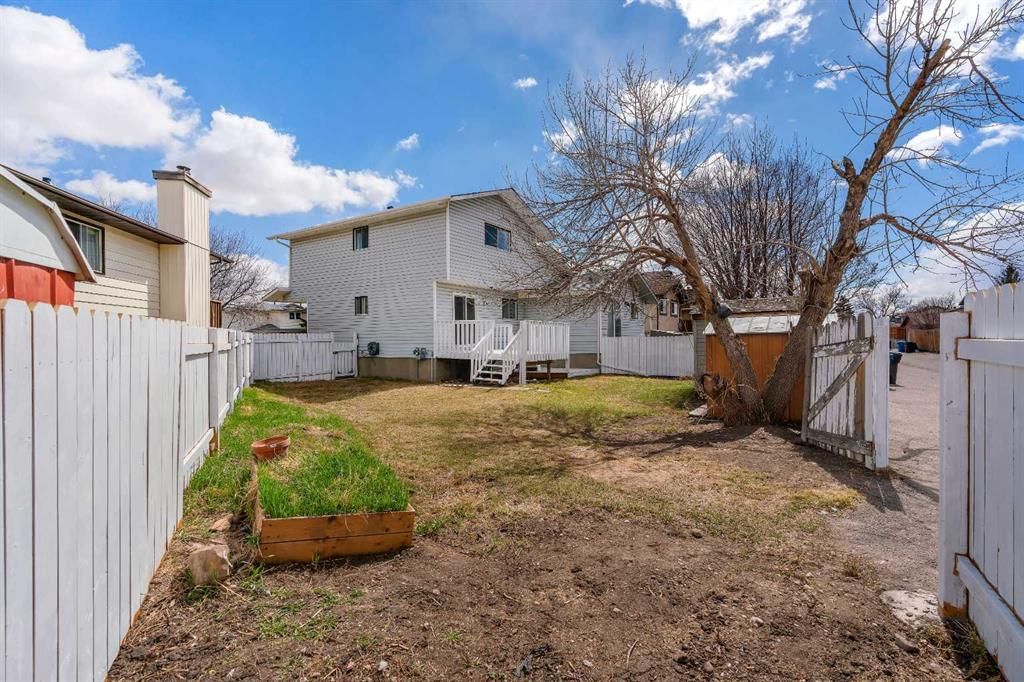 68 Templeson Crescent NE, Calgary — photo 2 of 31