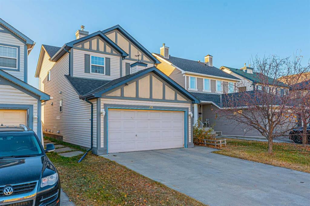 28 Martha's Meadow Place NE, Calgary — photo 2 of 45