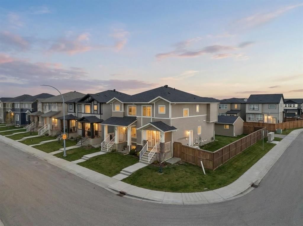 68 Cornerbrook View NE, Calgary — photo 4 of 47