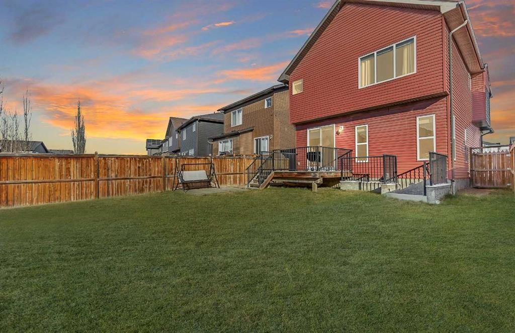 63 Panton View NW, Calgary — photo 2 of 49