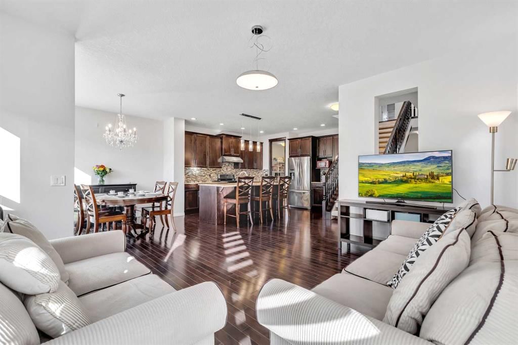 63 Panton View NW, Calgary — photo 5 of 49