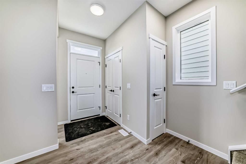 1098 Sawgrass Link NW, Airdrie — photo 4 of 40