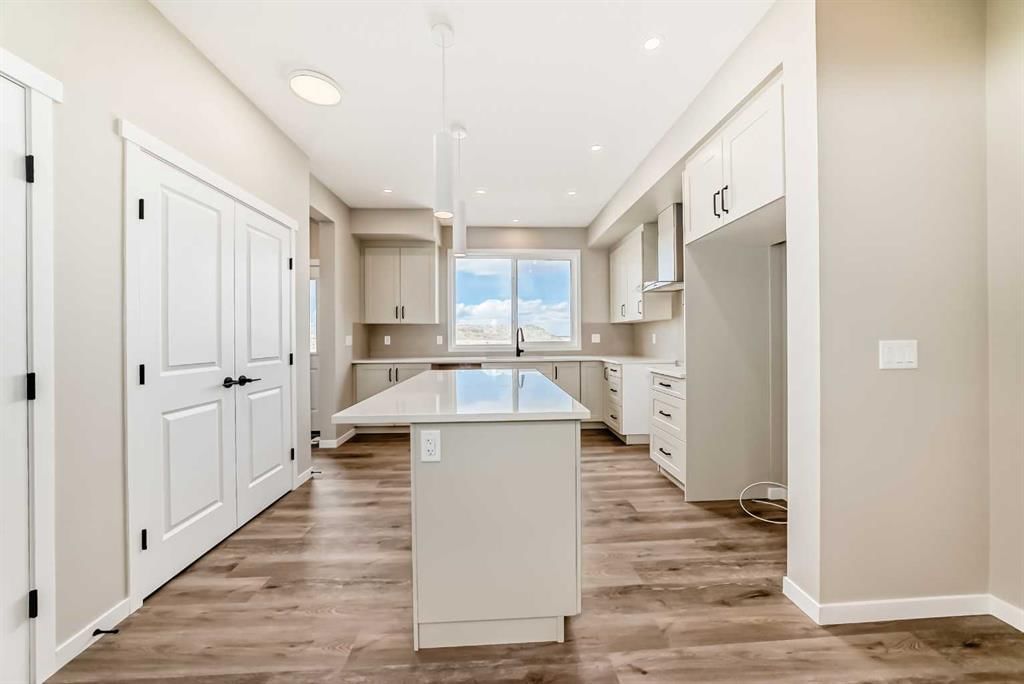 1098 Sawgrass Link NW, Airdrie — photo 5 of 40