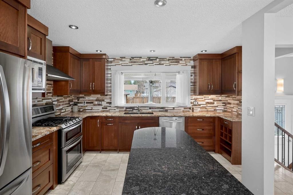 14543 Parkside Drive SE, Calgary — photo 3 of 45