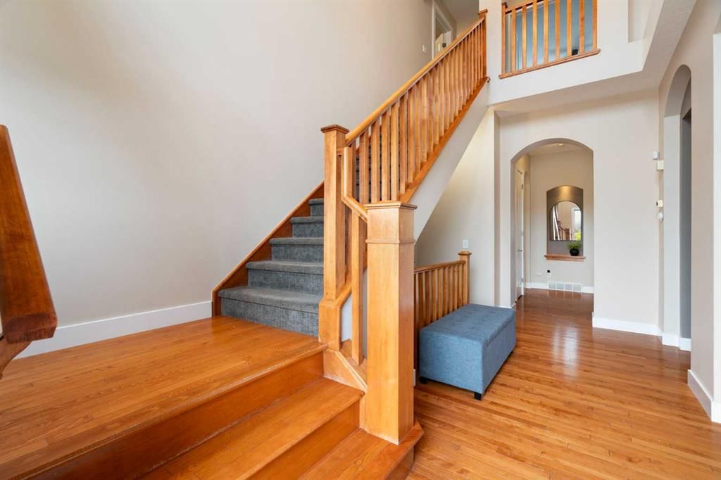 65 Tusslewood Heights NW, Calgary — photo 2 of 50