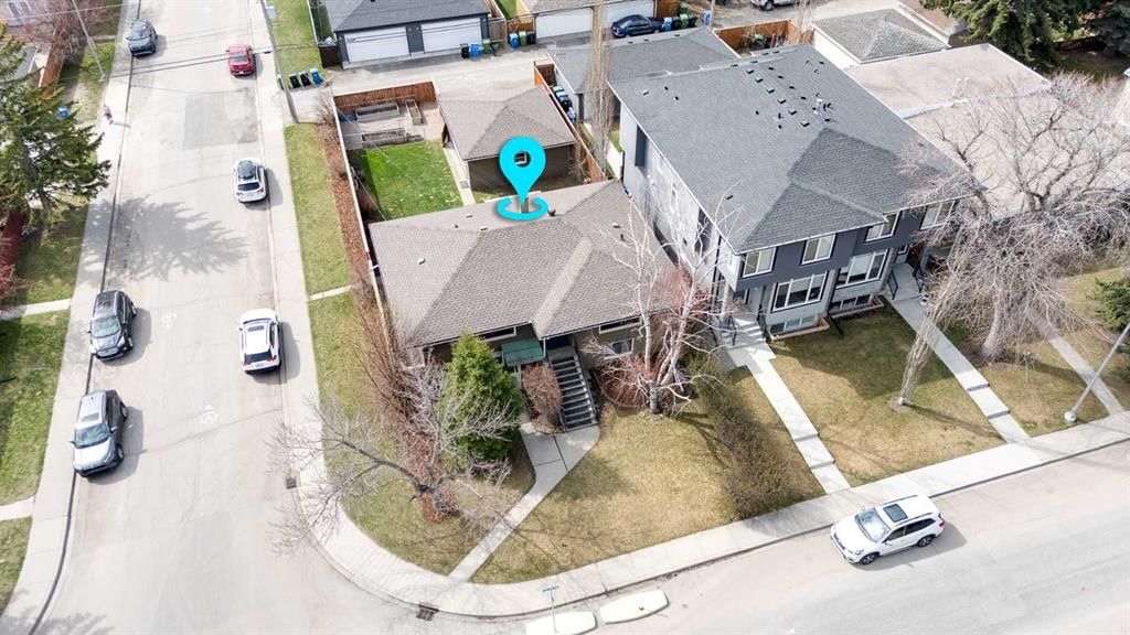 403 30 Avenue NW, Calgary — main listing photo