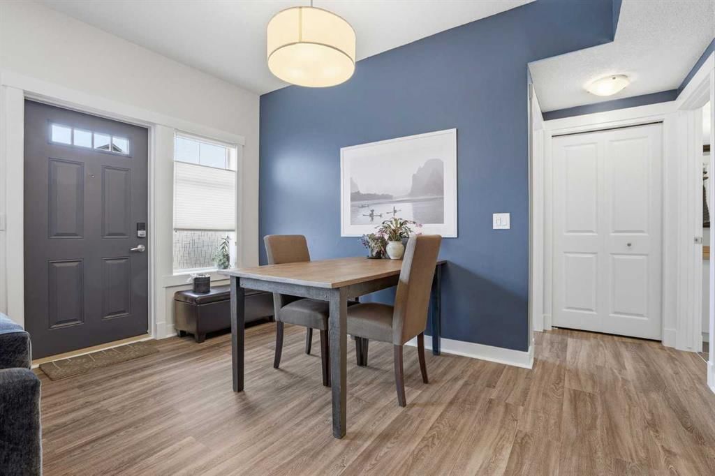 152 West Springs Road SW, Calgary — photo 2 of 32