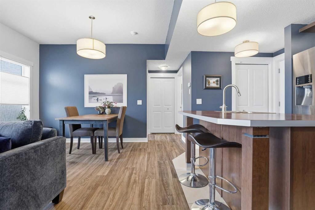 152 West Springs Road SW, Calgary — photo 4 of 32