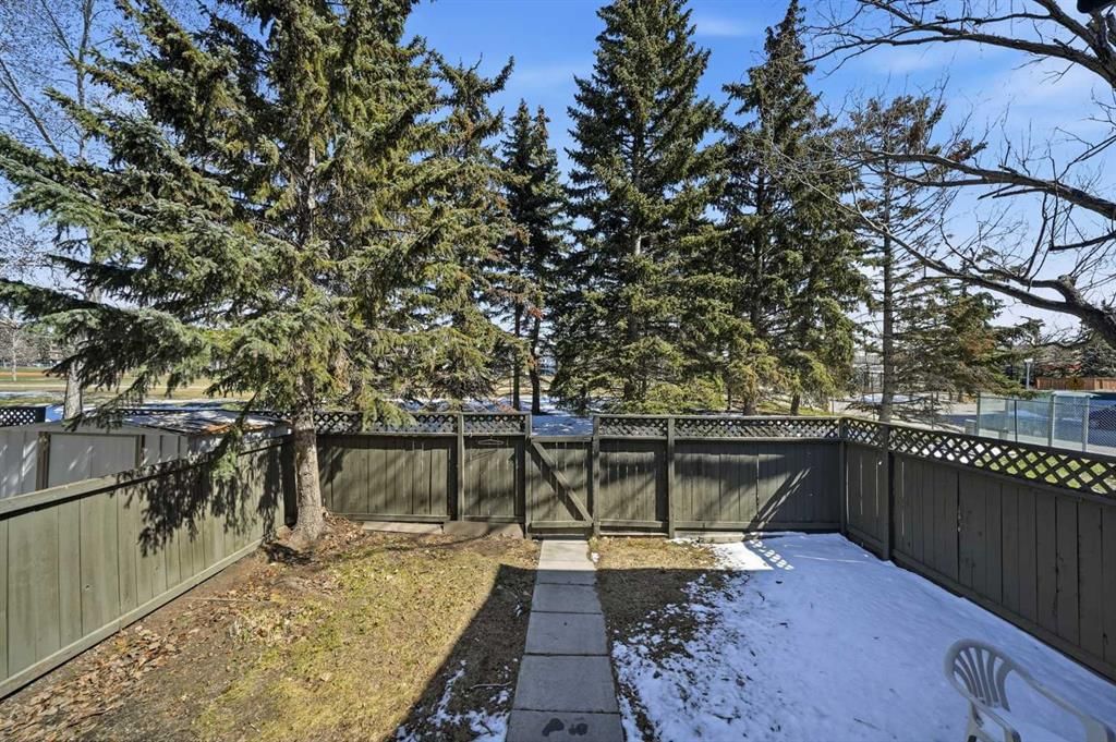 8, 4936 DALTON Drive NW, Calgary — photo 2 of 41