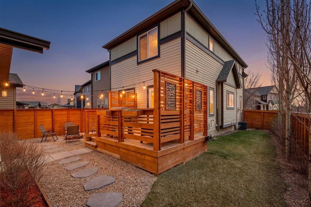 8 Walgrove Green SE, Calgary — photo 2 of 43