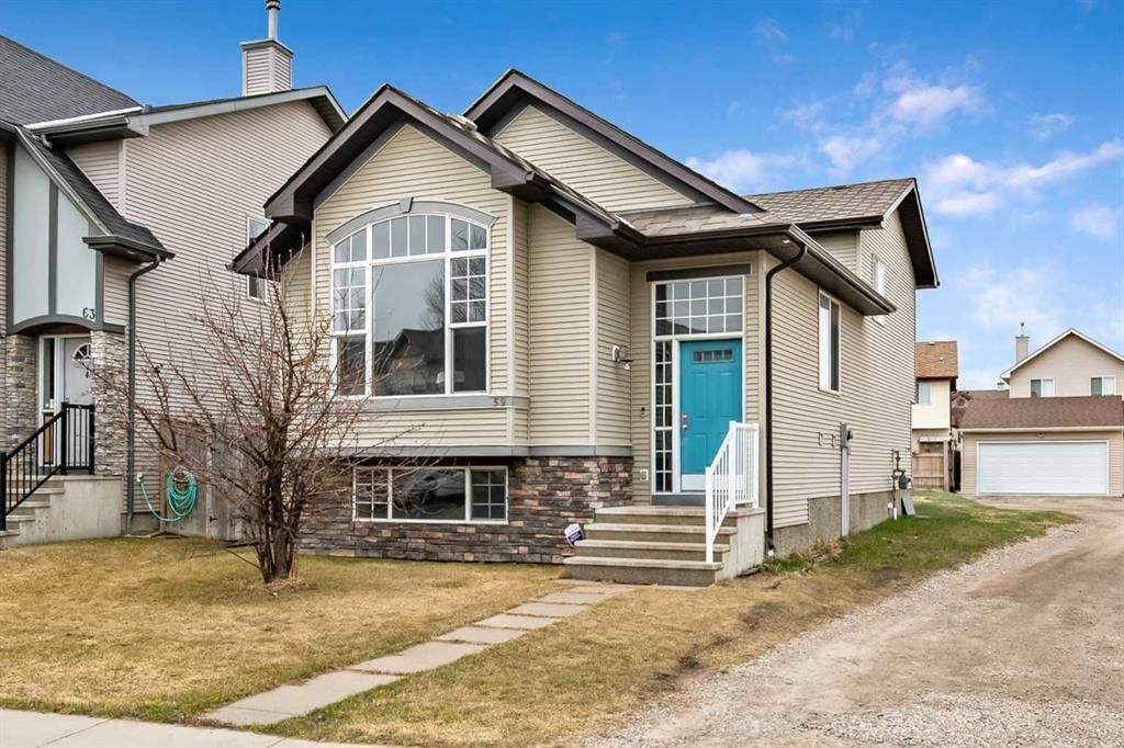 59 Cranberry Place SE, Calgary — photo 2 of 35