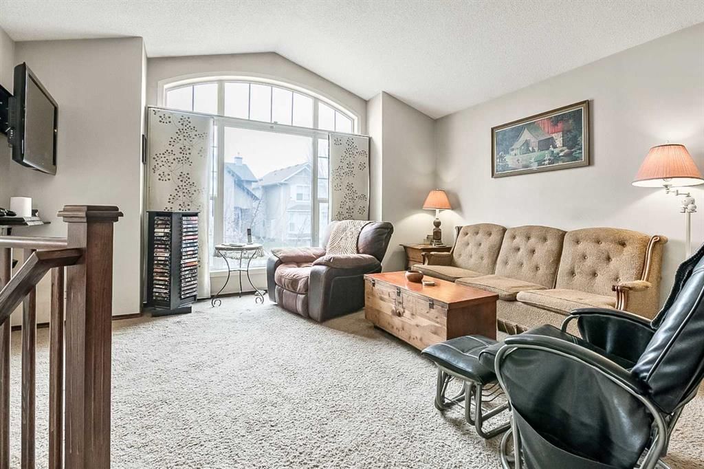 59 Cranberry Place SE, Calgary — photo 5 of 35