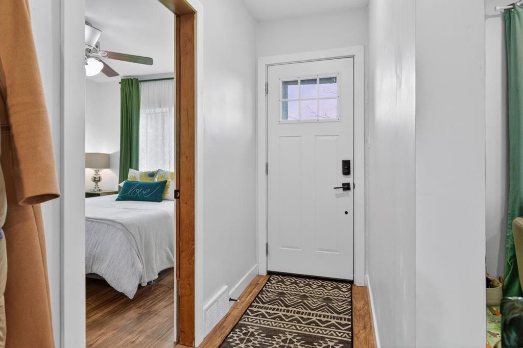 217 24 Avenue NE, Calgary — photo 3 of 30