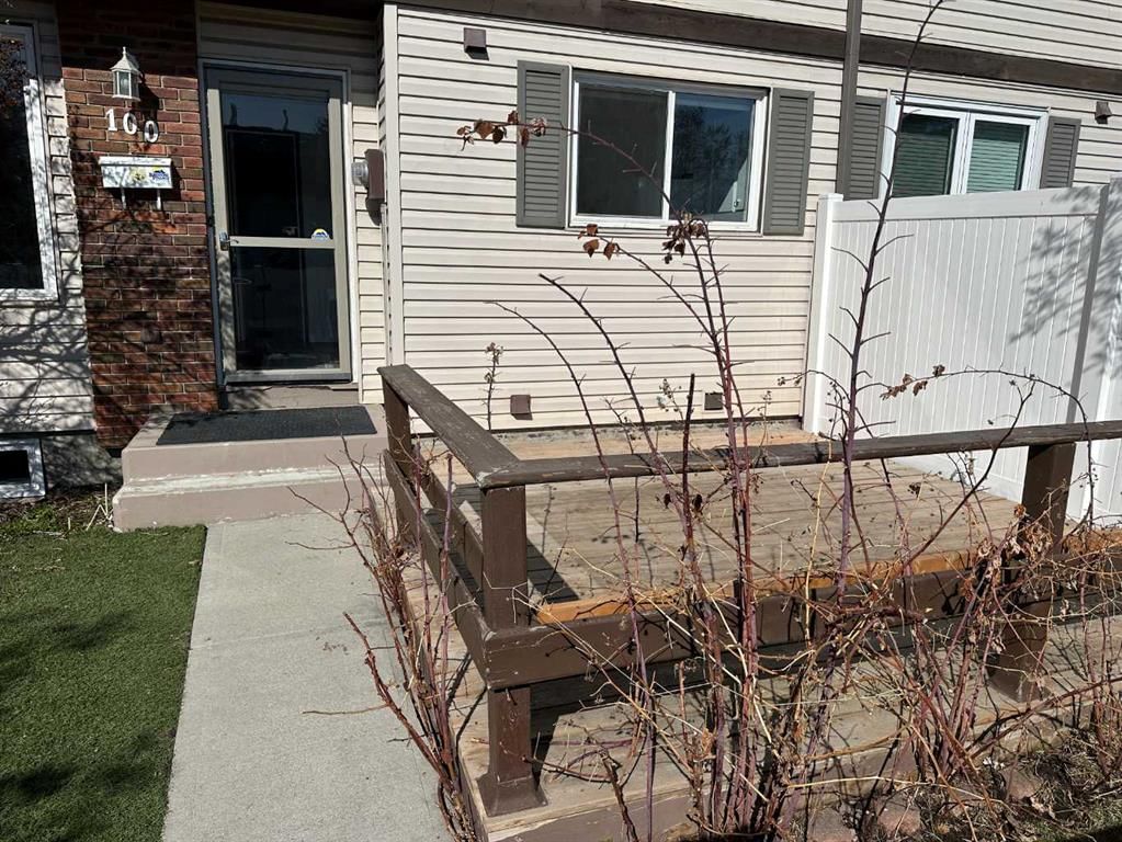 100, 740 Bracewood Drive SW, Calgary — photo 4 of 47
