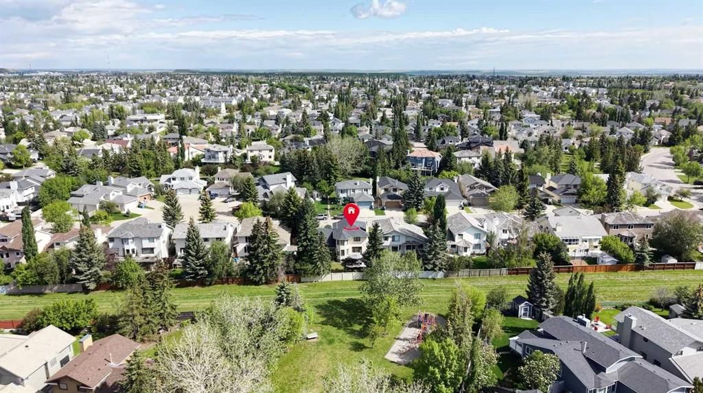 95 Hawkstone Close NW, Calgary — main listing photo