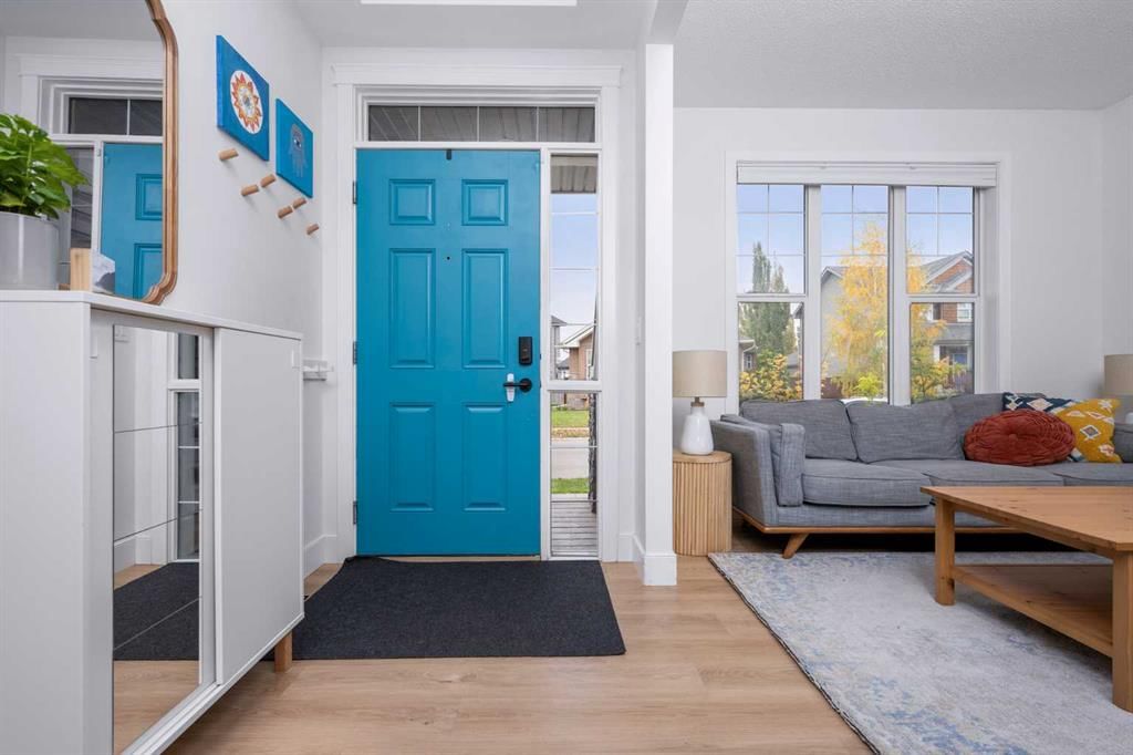 160 Prestwick Manor SE, Calgary — photo 4 of 48