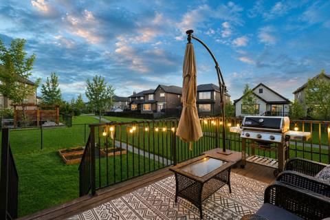 33 Quarry Heights SE, Calgary — photo 2 of 50