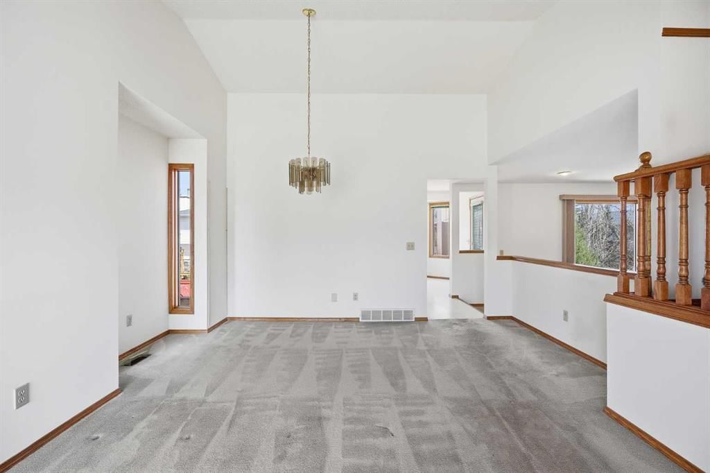16 Macewan Ridge View NW, Calgary — photo 5 of 26